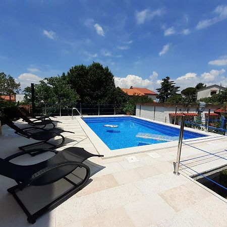 Apartment Hana With A Private Pool Malinska Ngoại thất bức ảnh