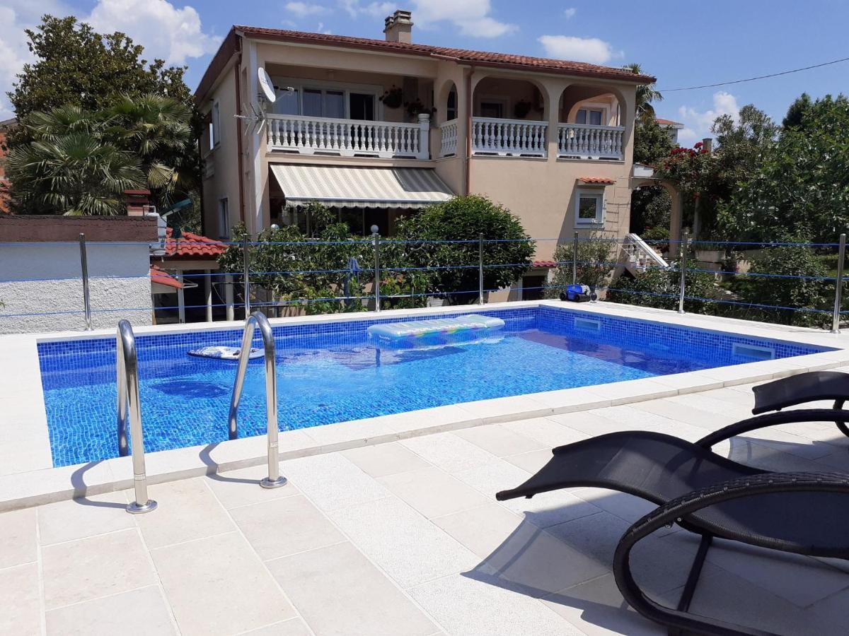 Apartment Hana With A Private Pool Malinska Ngoại thất bức ảnh