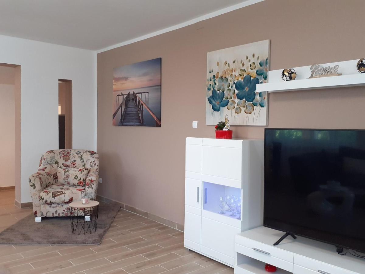Apartment Hana With A Private Pool Malinska Ngoại thất bức ảnh