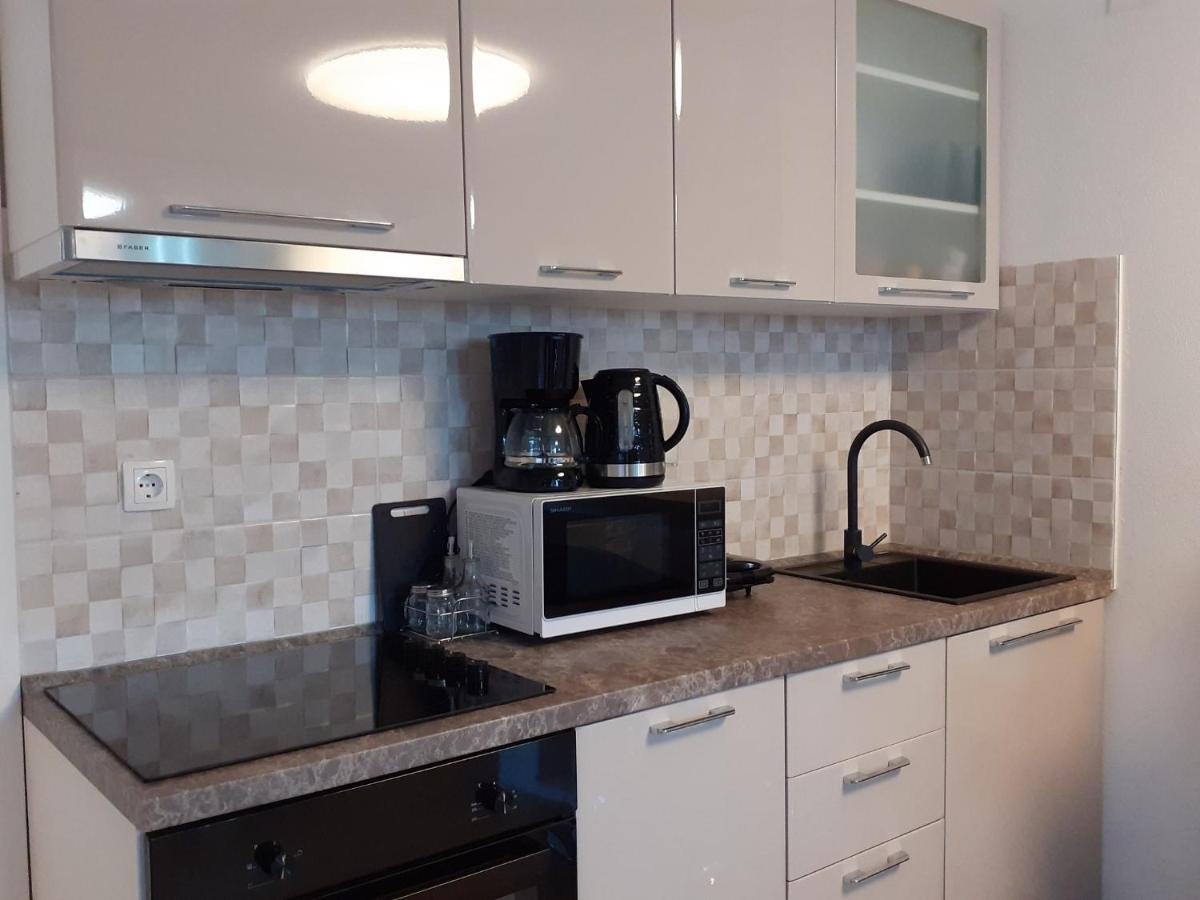 Apartment Hana With A Private Pool Malinska Ngoại thất bức ảnh