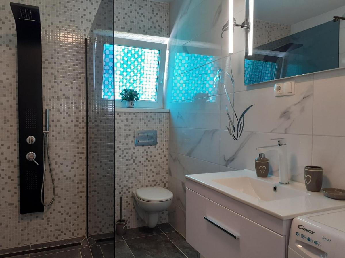 Apartment Hana With A Private Pool Malinska Ngoại thất bức ảnh